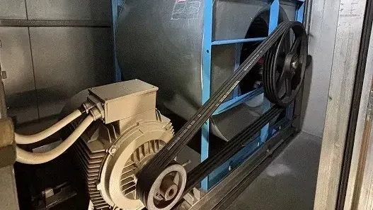 Im Bestand sind sie noch häufig im Einsatz: Alte, riemengetriebene AC-Ventilatoren sorgen für einen hohen Wartungsaufwand und Energieverbrauch.