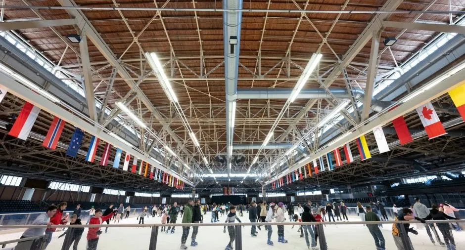 Eislaufhalle