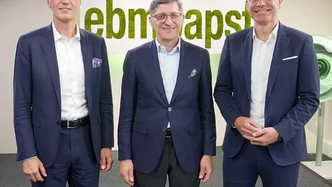 CEO Dr. Klaus Geißdörfer (Mitte) erläuterte im Rahmen der Bilanzpressekonferenz gemeinsam mit CFO Harald Klaiber (rechts im Bild) und CTO Prof. Dr.-Ing. Tomas Smetana die Ergebnisse des zurückliegenden Geschäftsjahres und gab einen Ausblick auf künftige Vorhaben.