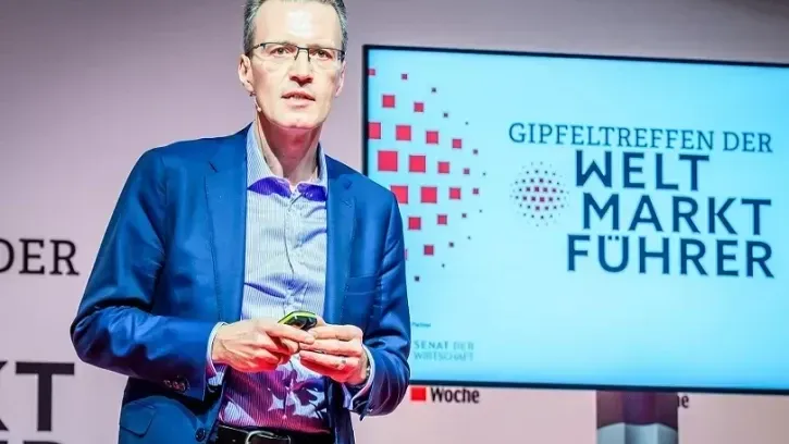 „Die Weichen für die Kreislaufwirtschaft stellt das Produktdesign, nicht der Recyclingprozess", erläutert Prof. Dr.-Ing. Tomas Smetana, CTO der ebm-papst Gruppe.