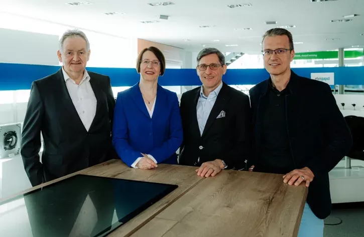 Die Geschäftsführung in der bisherigen Zusammensetzung mit (v.l.) CFO Hans Peter Fuchs, CHRO Dr. Sonja Fleischer, CEO Dr. Klaus Geißdörfer und CTO Tomas Smetana.