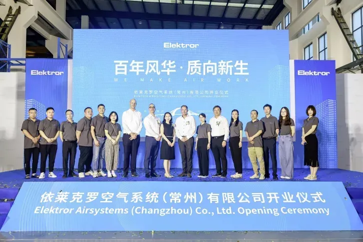 Bei der Eröffnungszeremonie: die Elektror Führungsmannschaft mit dem Team Elektror airsystems (Changzhou) Co. Ltd.