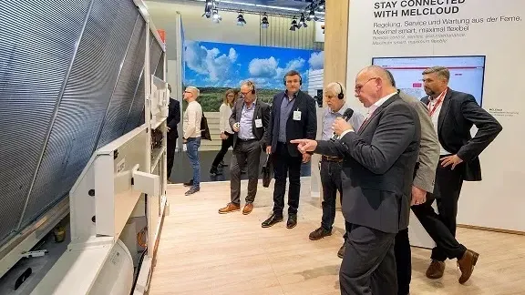 Geführte Rundgänge (Guided Tours) runden das Programm auf dem Messestand ab.
