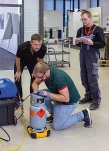 Im Rahmen des Kursprogramms von Mitsubishi Electric, LES, wird erstmals eine Qualifikation zum Umgang mit brennbaren Kältemitteln nach DIN EN 378 und ISO 22712 angeboten.