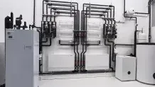Vom Pufferspeicher über i-Life 2 Slim bis hin zur Regelung: Im neuen Schulungszentrum von Mitsubishi Electric sind die Wärmepumpen als Komplettsystem aufgebaut, sodass Monteure sich optimal auf den Praxiseinsatz vorbereiten können.