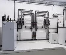 Vom Pufferspeicher über i-Life 2 Slim bis hin zur Regelung: Im neuen Schulungszentrum von Mitsubishi Electric sind die Wärmepumpen als Komplettsystem aufgebaut, sodass Monteure sich optimal auf den Praxiseinsatz vorbereiten können.