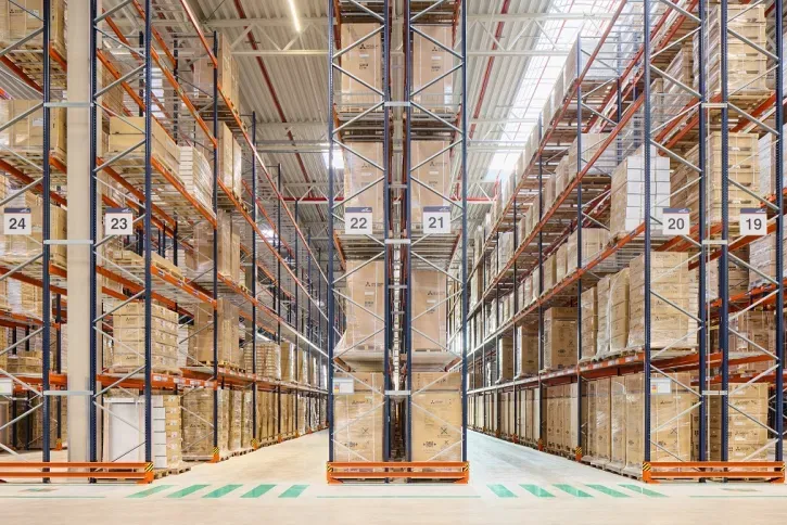 Der neue Logistikstandort ermöglicht es Mitsubishi Electric sein vielfältiges Klima- und Lüftungsprogramm sowie seine modernen Wärmepumpen nachhaltig und sicher zu lagern.