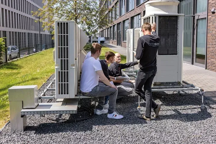 Die praxisnahen Techniktrainings sind in die bekannten Grundlagen-, Aufbau- und Expertenschulungen zu den Produktserien von Mitsubishi Electric strukturiert.