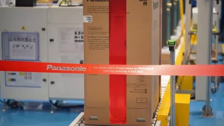 Die erste Panasonic Wärmepumpe läuft im tschechischen Werk Pilsen vom Band.