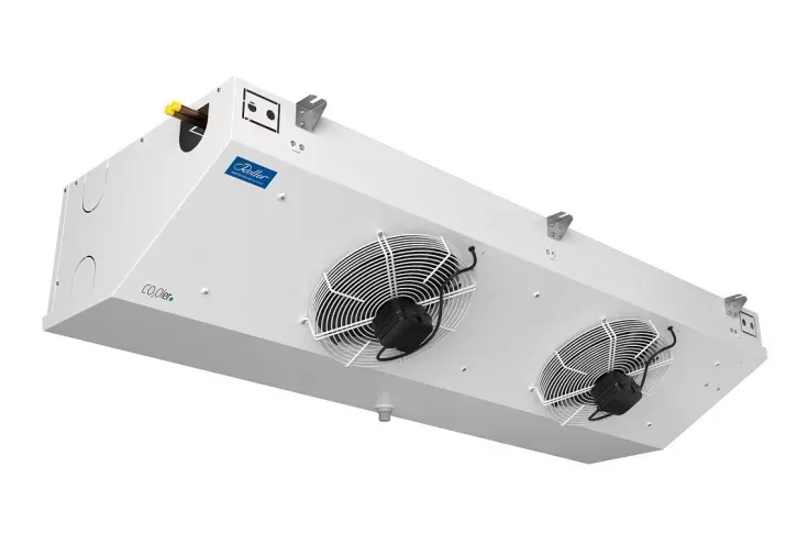 Die flachen Deckenluftkühler werden bei Roller DLK/T genannt und die leistungsstärkeren Versionen als NEXT-Geräte präsentiert.