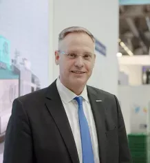 Für Stefan Fischer, Geschäftsführer der Systemair GmbH, ist der erreichte Rekordumsatz ein „deutlicher Beweis für unsere Stärke und unseren Erfolg“.