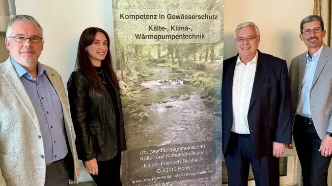 Das Team der ÜWG (v.l.): Olaf Baus (stellv. ÜWG-Vorsitzender), Melina Braun (Assistentin der ÜWG-Geschäftsführung), Karl-Heinz Thielmann (ÜWG-Geschäftsführer), Thomas Kleinehr (ÜWG-Vorsitzender)