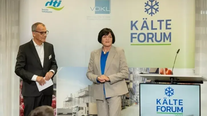 dti-Geschäftsführerin Sabine Eichner und VDKL-Geschäftsführer Jan Peilnsteiner führten durch das Programm der Tagung.