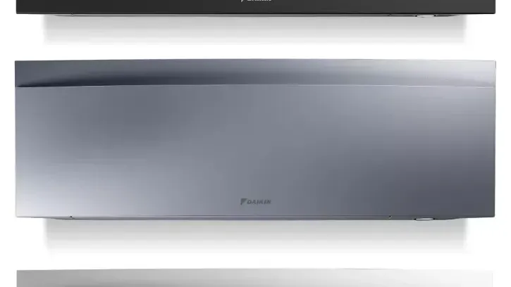 Ab April 2022 ist das neue Split-Klimagerät Daikin Emura 3 in den Farben Matt Schwarz, Matt Weiß und Matt Silber erhältlich.