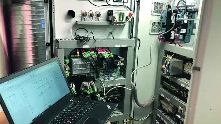 Inbetriebnahme des neuen VPC 5000 Virtus Pack Controllers