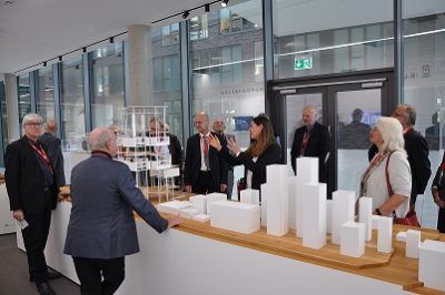 2_Mitsubishi Electric_Besuch_web