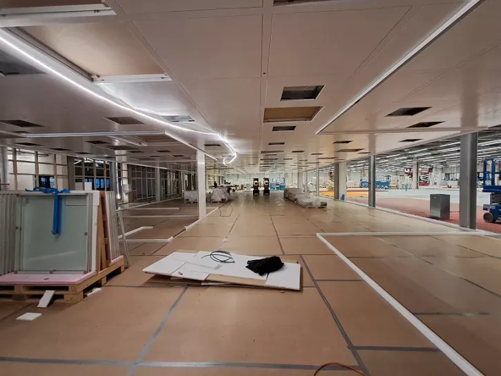 Montage der Reinraumwände