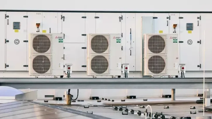 Die energieeffizienten und umweltschonenden Heiz- und Klimalösungen von Mitsubishi Electric LES wurden im neuen Logistikzentrum verbaut.