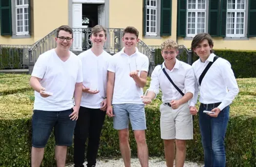 Den ersten dritten Platz gewann das Team „Refumar“ der Goetheschule in Essen.