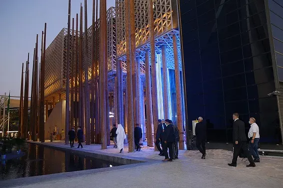 Im November 2021 veranstaltete die Systemair-Gruppe ein Live-Event auf der Weltausstellung in Dubai. Auch für die Lüftung und Klimatisierung der Räumlichkeiten vor Ort war der Hersteller für Lüftungs-Klima- und Kältetechnik verantwortlich.