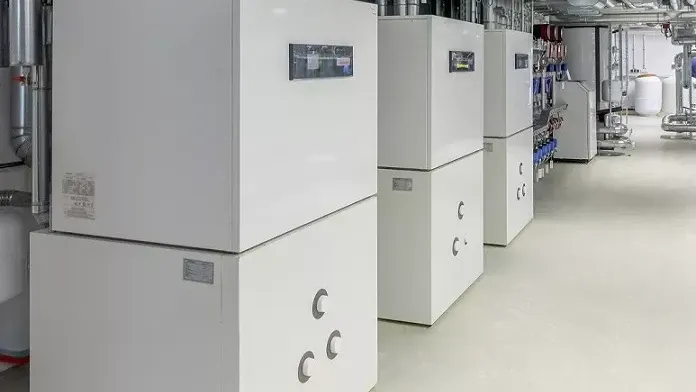 Das Hybridsystem in der Energiezentrale des Neubaus