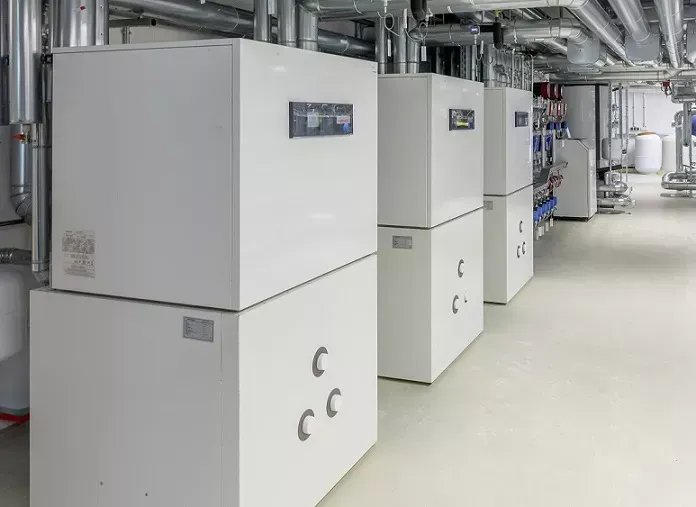 Das Hybridsystem in der Energiezentrale des Neubaus
