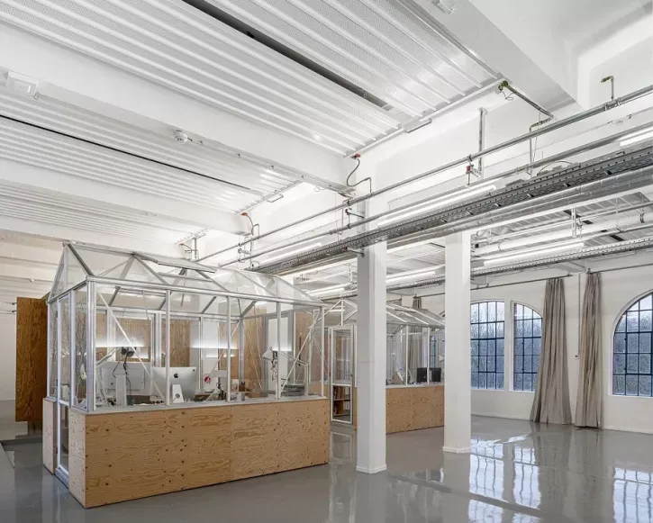 In sechs kostenlosen Kursen erfahren Interessierte von Zehnder-Experten alles über Funktionsweise, Auslegung und Planung, Installation und Inbetriebnahme sowie Hydraulik. Dies sind die besten Voraussetzungen, um die Gebäudetemperierung nachhaltiger zu gestalten.