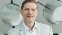 Dr. Jan Pomplun, Vorsitzender der Geschäftsführung, freut sich über die Erweiterung des Regional Center West.