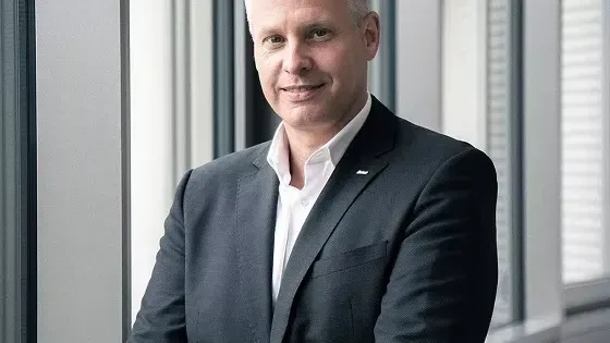 Der Geschäftsführer der Systemair GmbH, Stefan Fischer, hat ambitionierte Ziele für das neue Geschäftsjahr: Neben baulichen Erweiterungen auf dem Firmengelände und stetiger Weiterentwicklung des Standorts in Boxberg, stellt er sich als Kandidat für die IHK Vollversammlung Heilbronn-Franken im September zur Wahl.