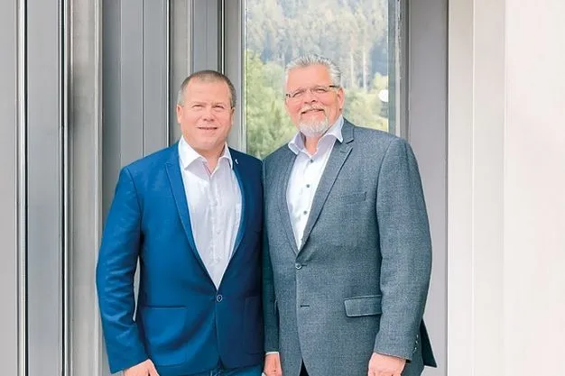 zwei Herren von Helios Ventilatoren