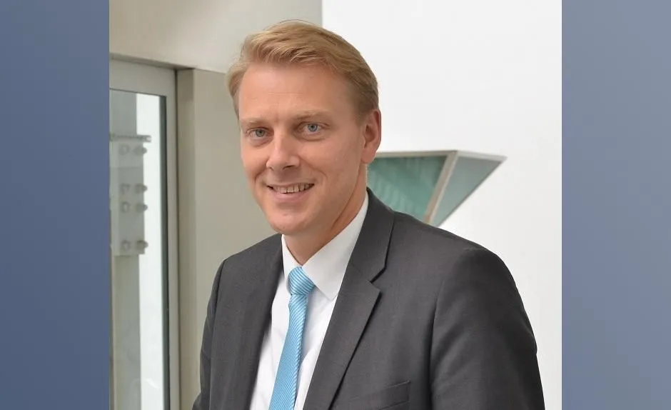 Lars Platzhoff (l.), Geschäftsführer bei Pfannenberg mit Jan Lautenschläger, neuer Leiter Vertrieb Deutschland