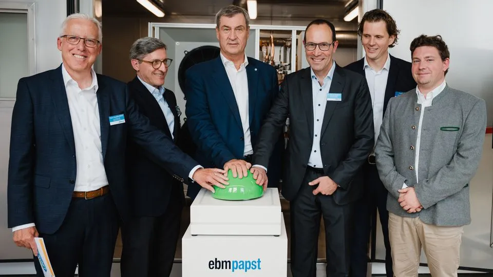Vertreter von ebm papst und Ministerpräsident Markus Söder. 