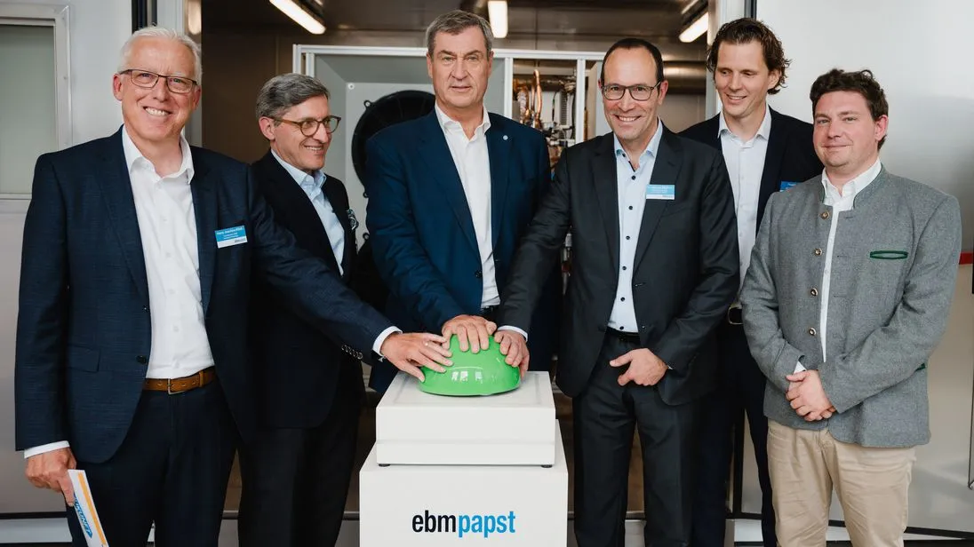 Vertreter von ebm papst und Ministerpräsident Markus Söder. 