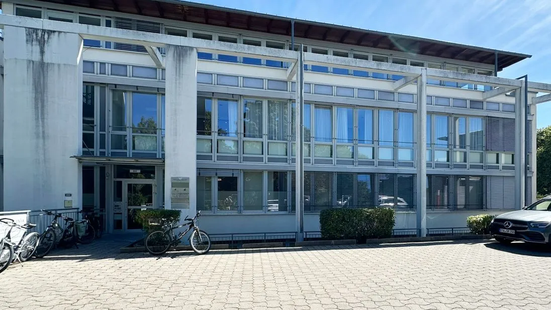 Außenansicht des BRK-Gebäudes.