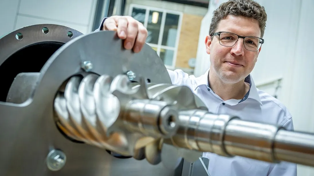 Simon Klink, Professor an der Universität Stuttgart